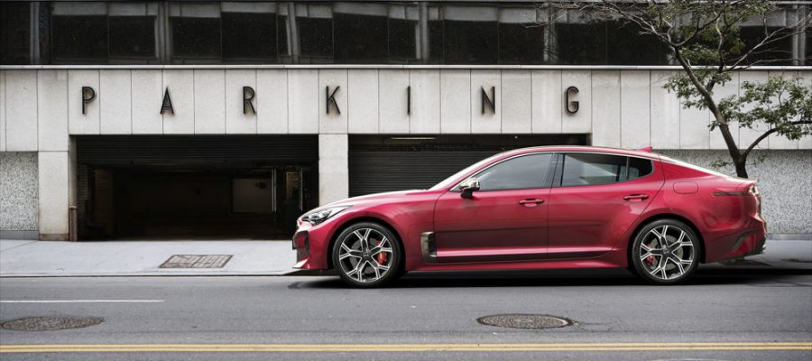 Kia Stinger à l'arrêt